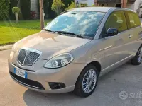 Usata Lancia Ypsilon 69 CV (50 kW) 2011 Giallo Utilitaria