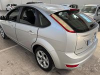 Usata Ford Focus 110 CV (80 kW) 2010 Grigio Berlina