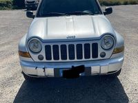 Usata Jeep Cherokee 163 CV (119 kW) 2005 Grigio SUV