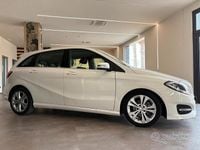 Usata Mercedes B200 Premium 136 CV (100 kW) 2015 Bianco Monovolume