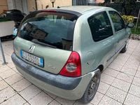 Usata Renault Clio II 82 CV (60 kW) 2003 Verde Utilitaria