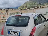 Usata Lancia Ypsilon 75 CV (55 kW) 2004 Grigio Utilitaria