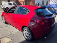 Usata Alfa Romeo Giulietta Super 120 CV (88 kW) 2016 Rosso Utilitaria