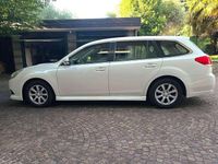 Usata Subaru Legacy Comfort 150 CV (110 kW) 2010 Bianco Station wagon
