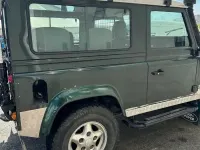 Usata Land Rover Defender 68 CV (50 kW) 2000 Verde SUV