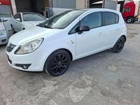 Usata Opel Corsa 75 CV (55 kW) 2010 Bianco Berlina