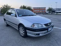 Usata Toyota Avensis 129 CV (94 kW) 2001 Grigio Berlina