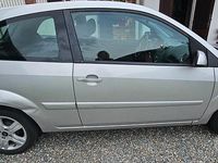 Usata Ford Fiesta 73 CV (53 kW) 2008 Grigio Utilitaria