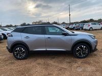 Usata Peugeot 2008 Allure 110 CV (80 kW) 2023 Grigio SUV