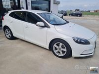 Usata Volvo V40 R-Design 116 CV (85 kW) 2014 Bianco Station wagon