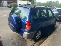 Second-hand Toyota RAV4 150 CP (110 kW) 2001 Albastru SUV