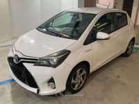 Usata Toyota Yaris Hybrid Active 75 CV (55 kW) 2015 Bianco SUV