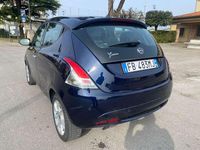 Usata Lancia Ypsilon Platinum 69 CV (50 kW) 2015 Blu/azzurro Utilitaria
