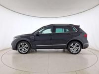 Usata VW Tiguan R-line 150 CV (110 kW) 2022 Deep black perlato SUV