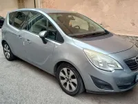 Usata Opel Meriva 95 CV (69 kW) 2011 Argento Monovolume