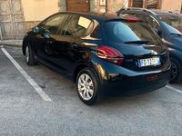 Usata Peugeot 208 75 CV (55 kW) 2016 Nero Utilitaria