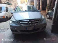 Usata Mercedes B200 Premium 140 CV (102 kW) 2010 Grigio Monovolume