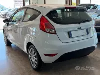 Usata Ford Fiesta 75 CV (55 kW) 2017 Bianco Utilitaria
