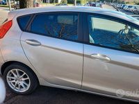 Usata Ford Fiesta 97 CV (71 kW) 2010 Grigio Utilitaria