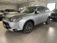 Usata Mitsubishi Outlander P-HEV 121 CV (88 kW) 2015 SUV