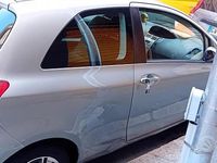 Begagnad Toyota Yaris 90 HK (66 kW) 2007 Grå Halvkombi