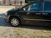 Usata Chrysler Grand Voyager 163 CV (119 kW) 2009 Blu Monovolume