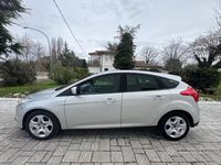 Begagnad Ford Focus 95 HK (69 kW) 2012 Grå Sedan