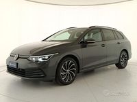 Usata VW Golf VIII Life 110 CV (80 kW) 2021 Grigio Station wagon