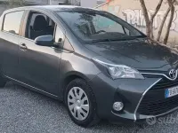 Usata Toyota Yaris 69 CV (50 kW) 2017 Grigio Utilitaria