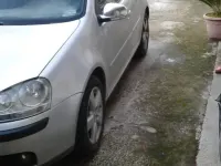 Begagnad VW Golf V 105 HK (77 kW) 2006 Grå Halvkombi