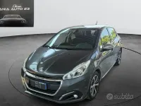 Usata Peugeot 208 GT-line 100 CV (73 kW) 2017 Grigio Utilitaria