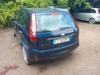 Usata Ford Fiesta 68 CV (50 kW) 2006 Bluazzurro Utilitaria