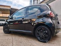 Usata Toyota Aygo 69 CV (50 kW) 2013 Nero Utilitaria