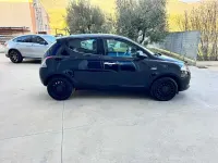 Usata Lancia Ypsilon Silver 70 CV (51 kW) 2022 Nero Utilitaria