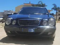 Usata Mercedes E220 Elegance 143 CV (105 kW) 2001 Blu/azzurro Berlina