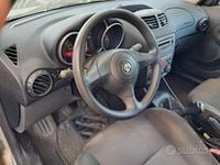Usata Alfa Romeo 147 105 CV (77 kW) 2004 Grigio Utilitaria