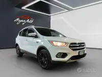 Usata Ford Kuga S 120 CV (88 kW) 2016 Bianco SUV