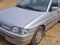 Usata Ford Escort Ghia 73 CV (53 kW) 1993 Grigio Berlina