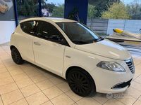 Usata Lancia Ypsilon Silver 69 CV (50 kW) 2012 Bianco pastello Utilitaria