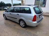 Usata Ford Focus Ghia 100 CV (73 kW) 2000 Grigio Station wagon