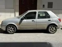 Usata Ford Fiesta 75 CV (55 kW) 2000 Grigio Utilitaria