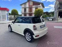 Usata Mini Cooper D 90 CV (66 kW) 2010 Beige Utilitaria