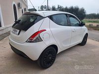 Usata Lancia Ypsilon 69 CV (50 kW) 2014 Bianco Utilitaria