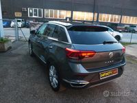 Usata VW T-Roc Advance 150 CV (110 kW) 2018 Grigio SUV