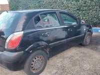 Usata Kia Rio 110 CV (80 kW) 2006 Nero Berlina