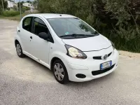 Usata Toyota Aygo Connect Style 68 CV (50 kW) 2011 Bianco Utilitaria