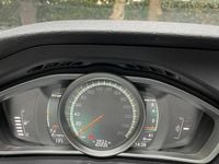 Usata Volvo V40 122 CV (89 kW) 2018 Bianco Berlina
