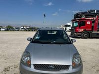 Usata Ford Fiesta Ghia 79 CV (58 kW) 2008 Argento Utilitaria