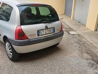 Usata Renault Clio II 58 CV (42 kW) 1999 Grigio Berlina