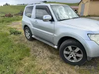 Usata Mitsubishi Pajero 170 CV (125 kW) 2008 Grigio SUV